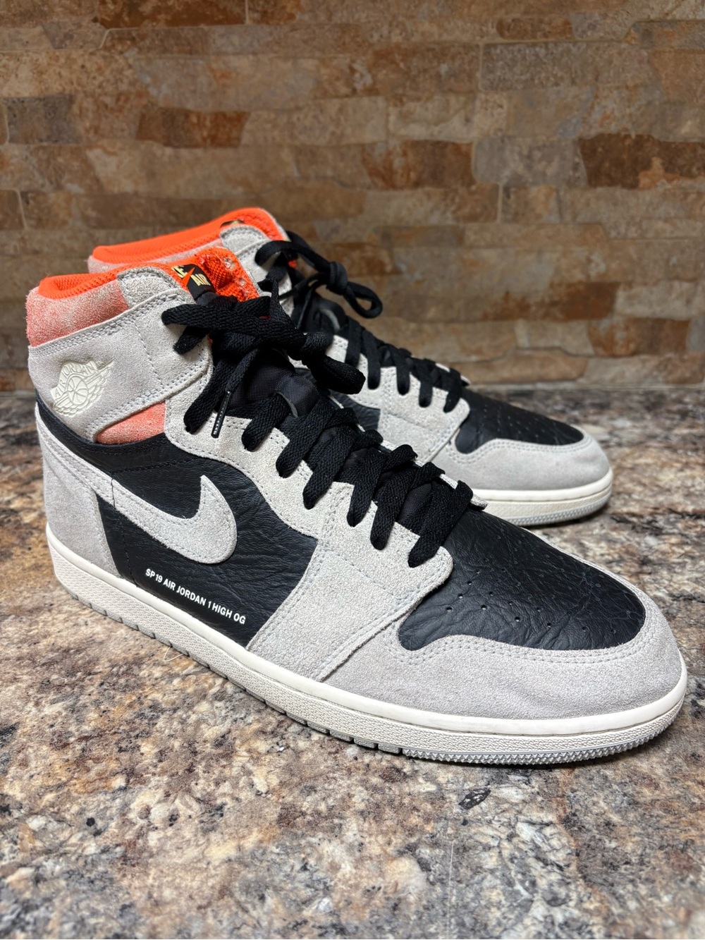 Nike Air Jordan 1 Retro High OG
Hyper Crimson 555088-018 Men's 12.5